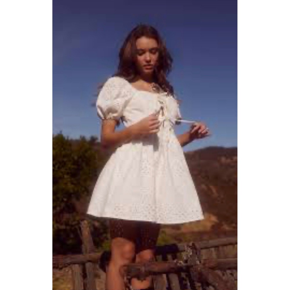 Le Lis Collection Eyelet Mini Dress Womens M White Puff Sleeve NWT SD2641